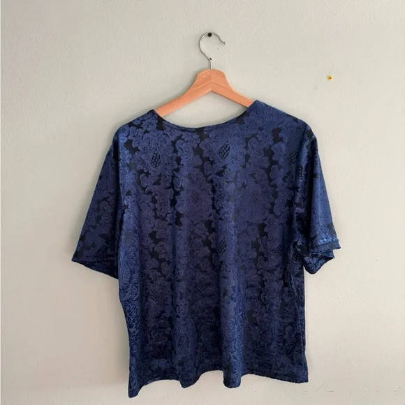 VINTAGE DAMASK TEE - Picture 2 of 2